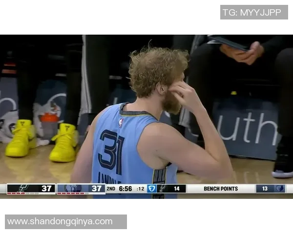 马刺与灰熊第四场激战直播解析及精彩瞬间回顾